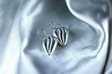 Load image into Gallery viewer, Smooth Shell Earrings
